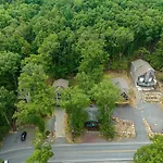 Lake View Enchanted Treehouse- Lake Harmony