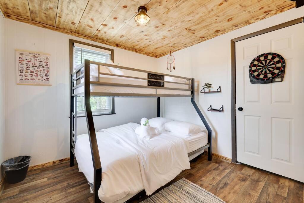 View Enchanted Treehouse- Harmony Lake Harmony